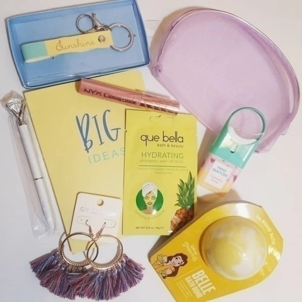 Belle Bath Bomb Beauty & Accessory Bundle